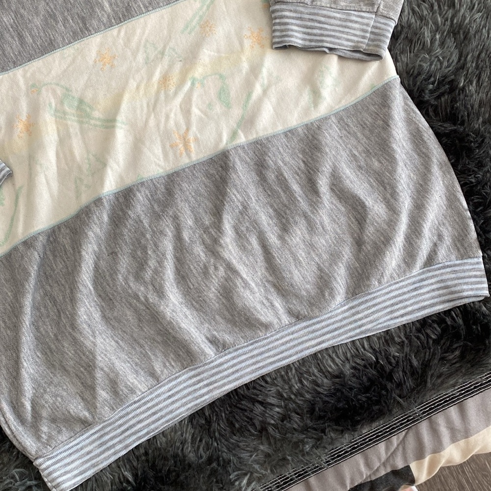 Old school light Gray and pale blue Striped winter theme crewneck Sweater - Picture 4 of 17